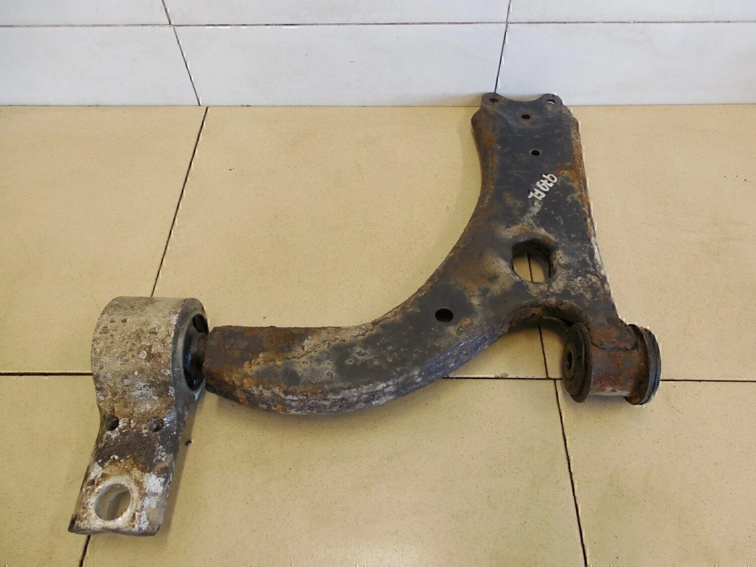 Рычаг передний левый Fusion 2002-2012