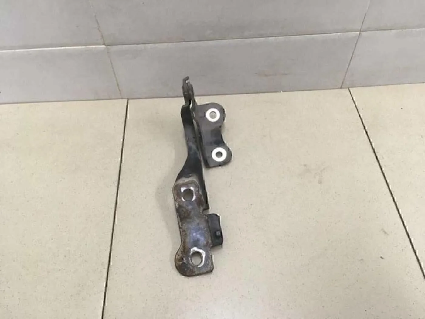 Петля капота левая Aveo (T250) 2005-2011