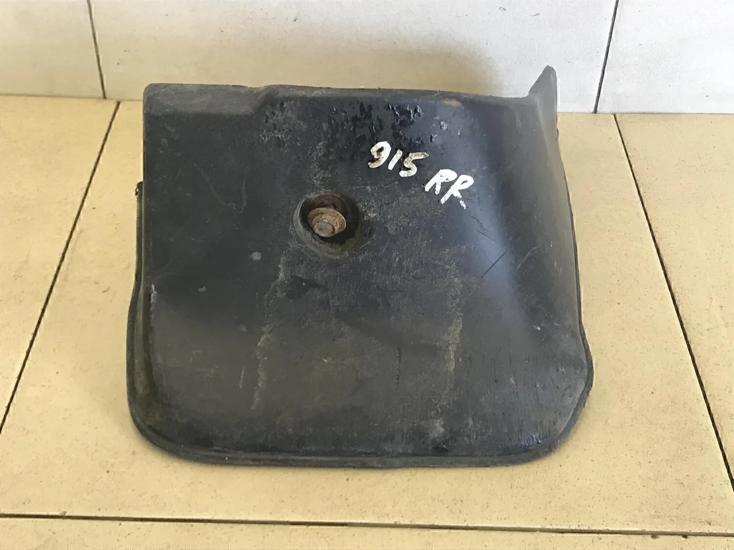 Брызговик задний правый Corolla E15 2006-2013