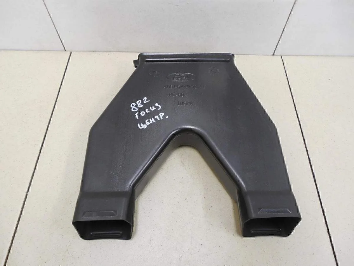 Воздуховод Focus III 2011>