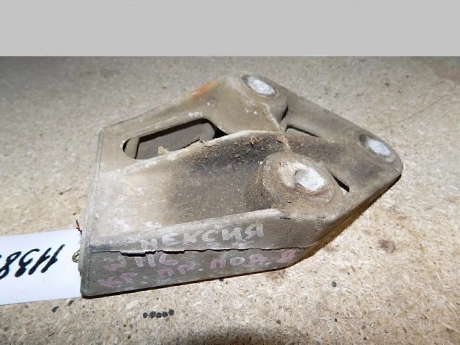 Кронштейн двигателя правый Nexia 1995-2016