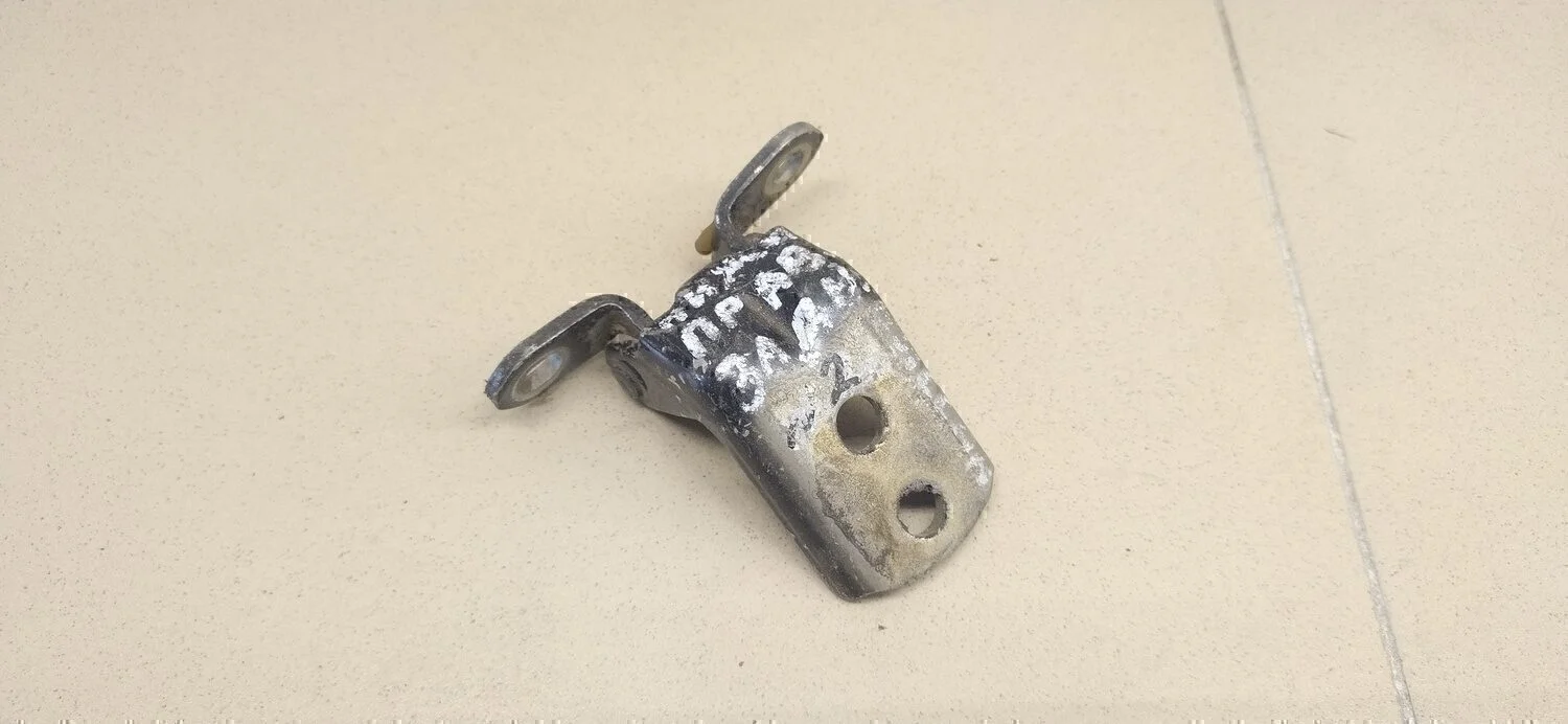 Петля двери Almera N16 2000-2006