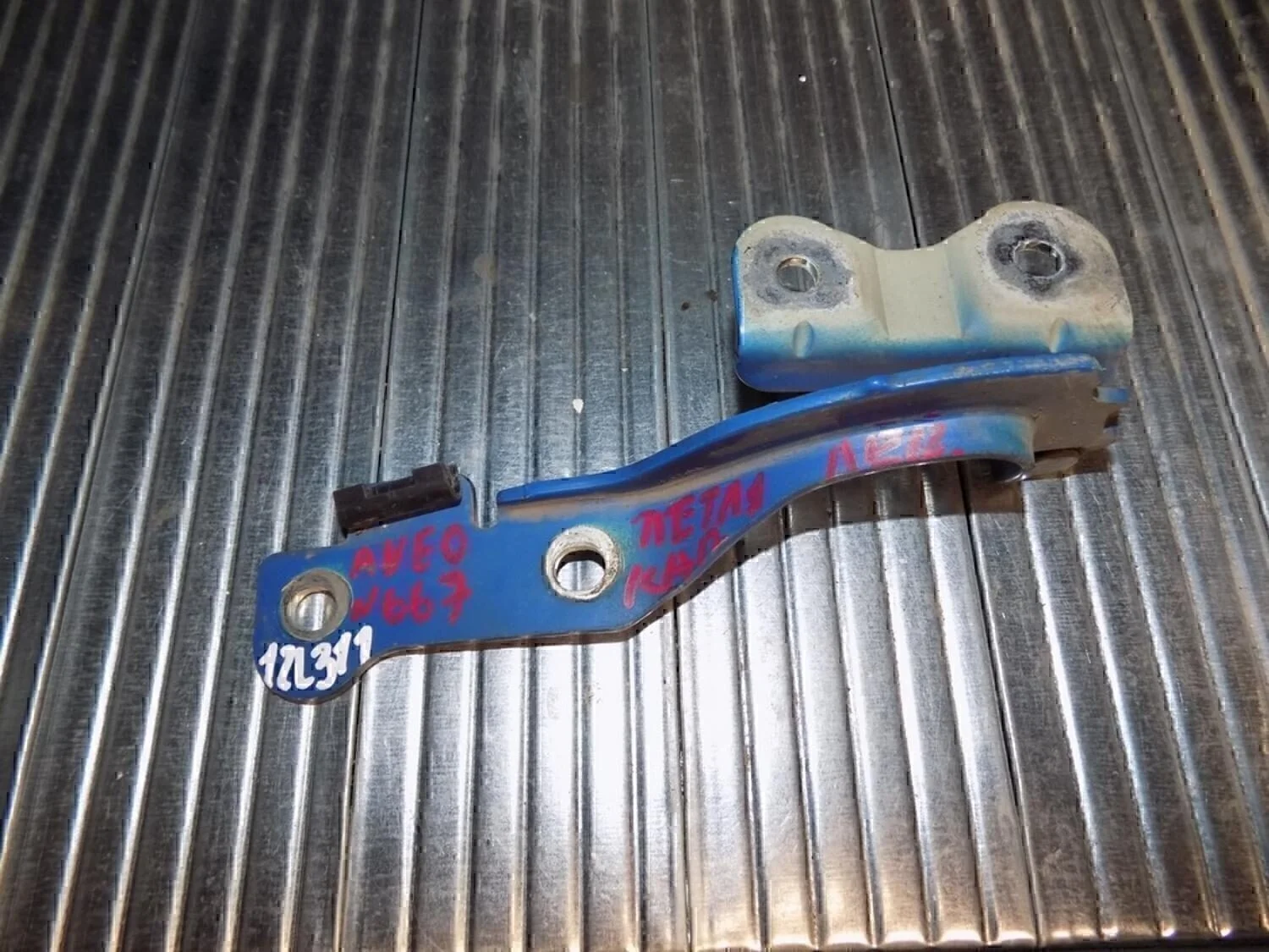 Петля капота левая Aveo (T250) 2005-2011