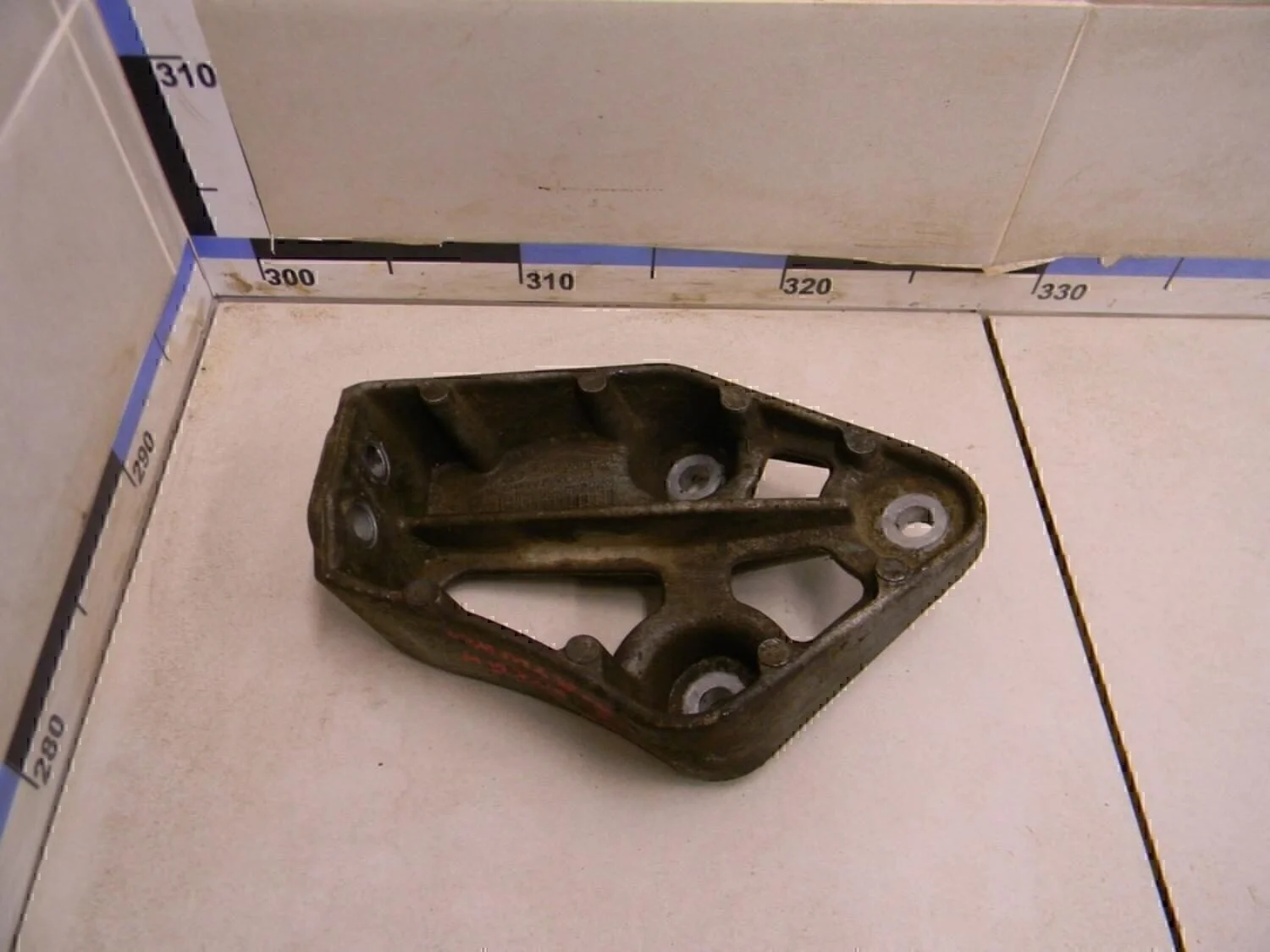 Кронштейн двигателя правый Lanos 2004-2010