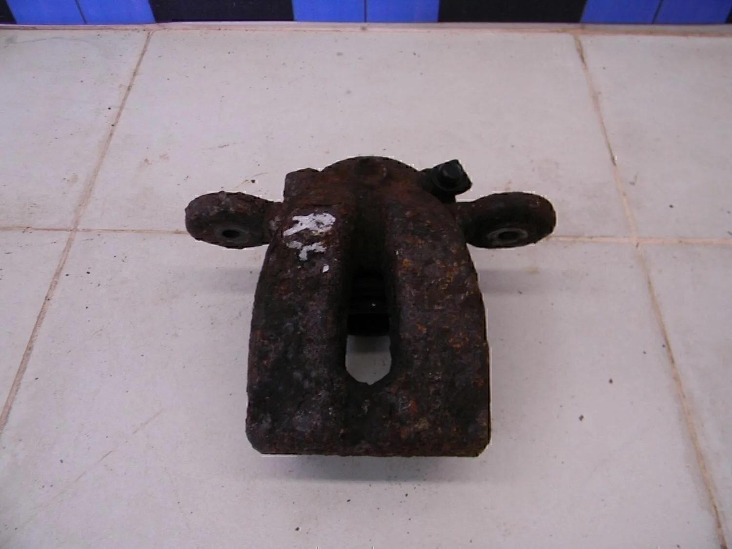 Суппорт задний правый 1-серия E87/E81 2004>