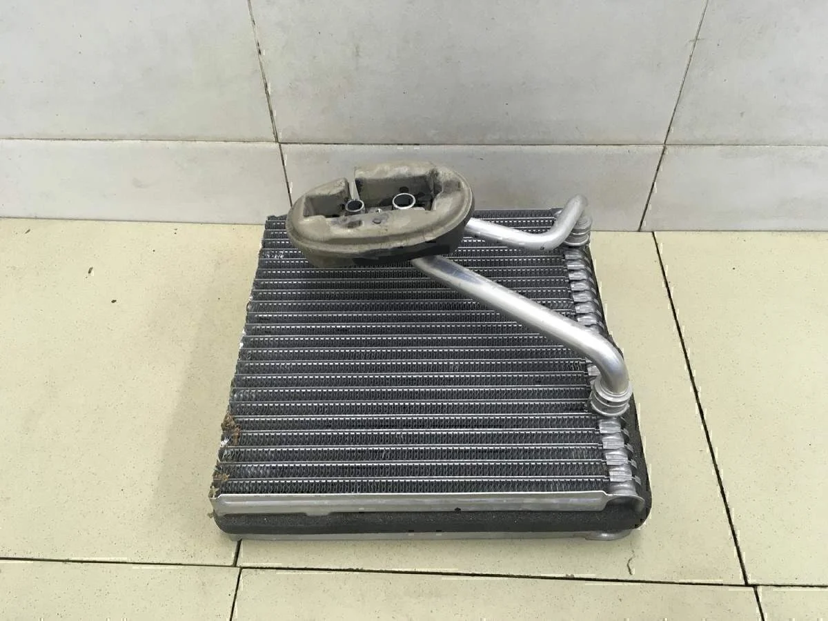 Испаритель кондиционера Tiguan 2007-2011