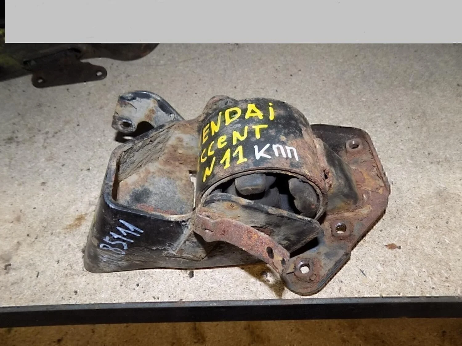 Опора КПП левая Accent II (+ТАГАЗ) 2000-2012