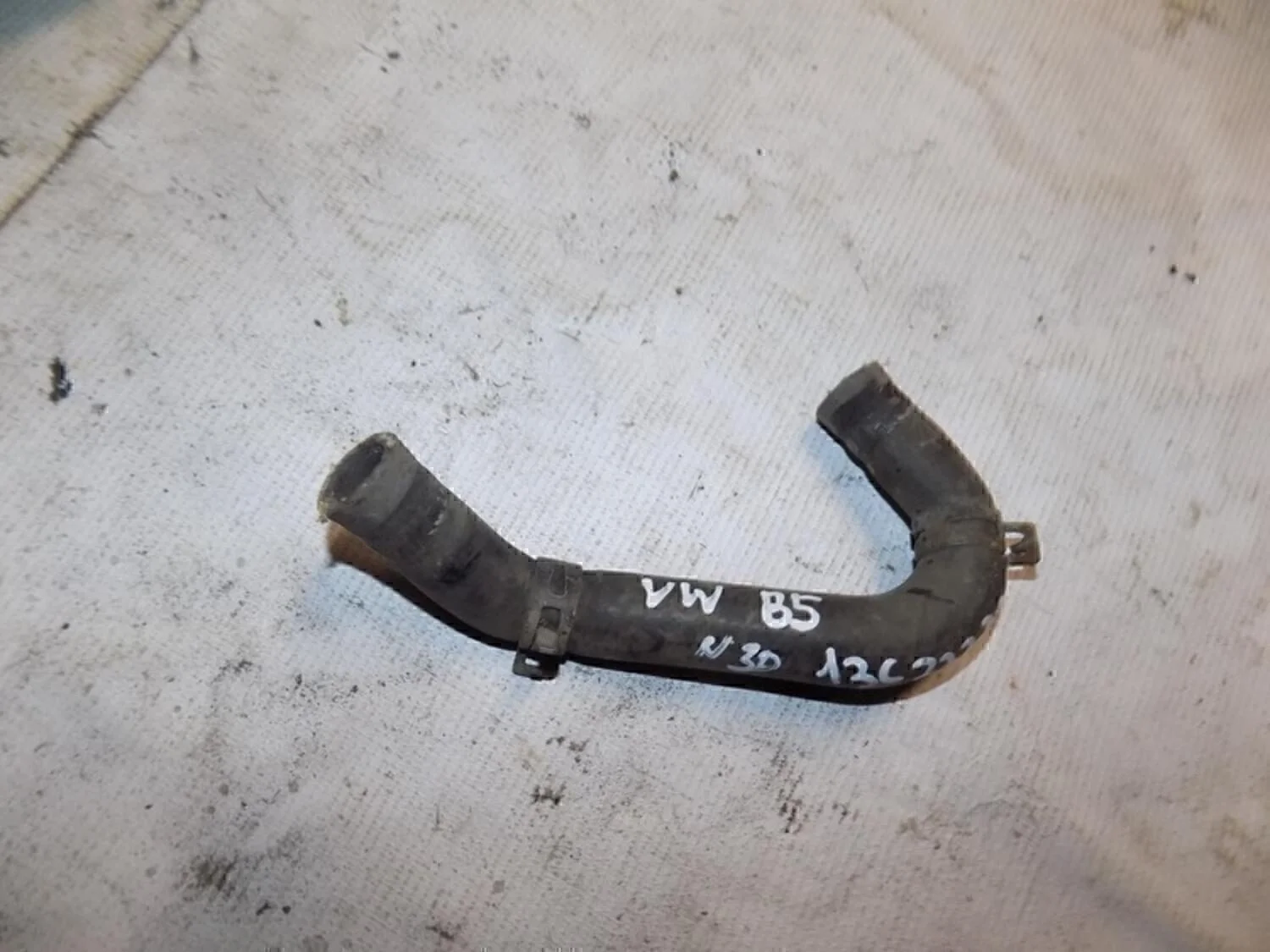 Патрубок A4 [B5] 1994-2000