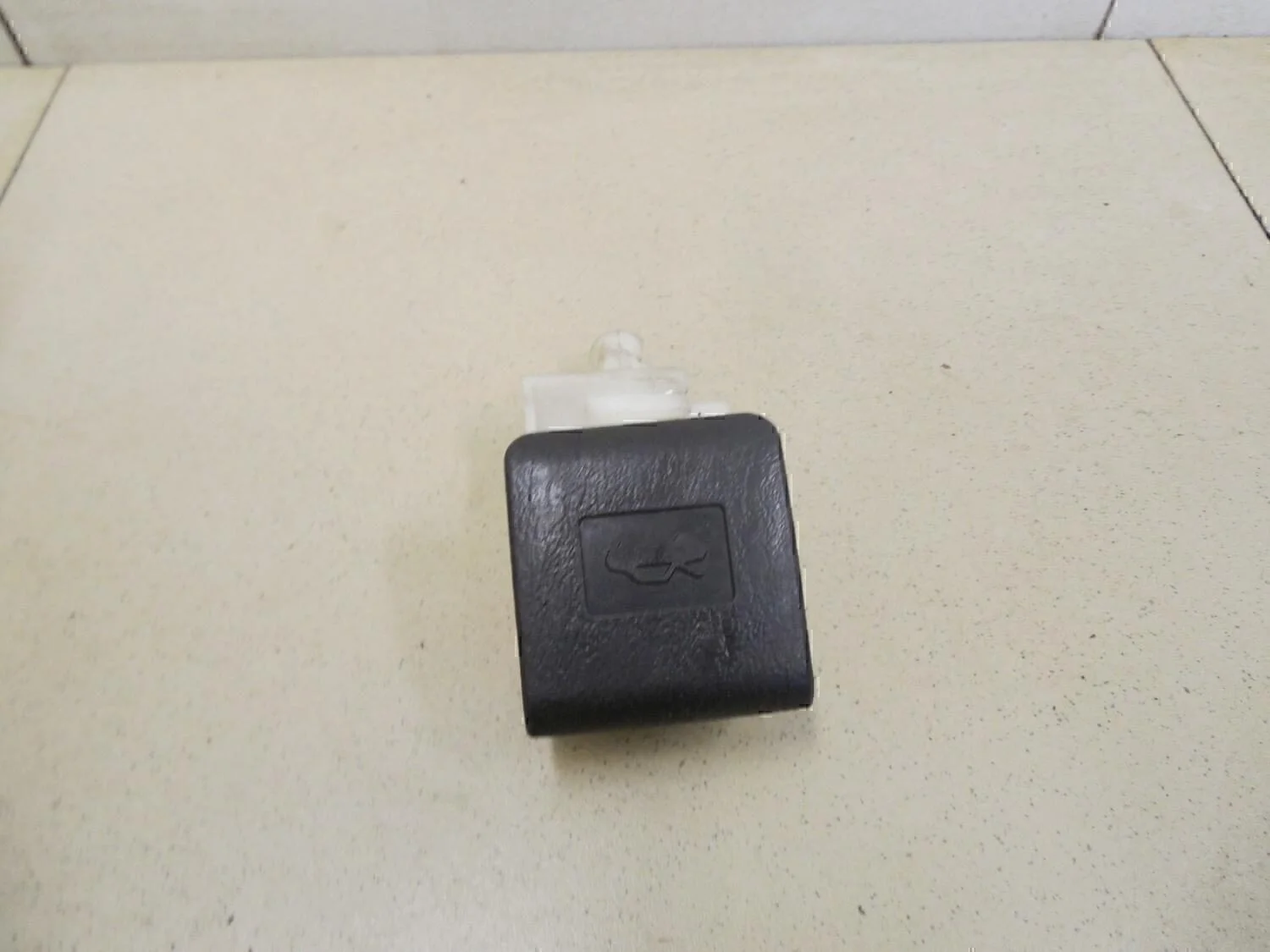 Ручка открывания капота Avensis II 2003-2008