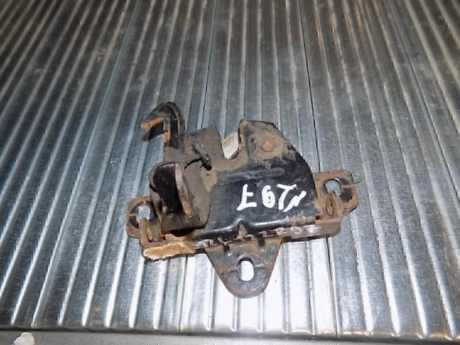 Замок капота Lanos 2004-2010