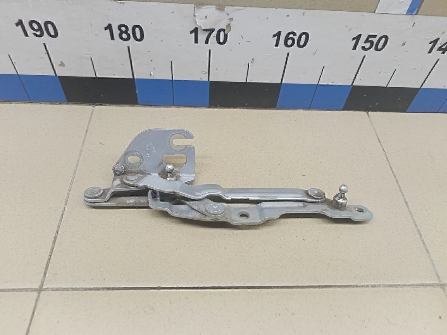 Петля крышки багажника A4 [B5] 1994-2000