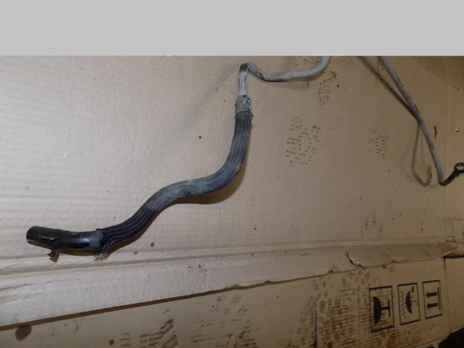 Трубка гидроусилителя A3 (8L1) 1996-2003