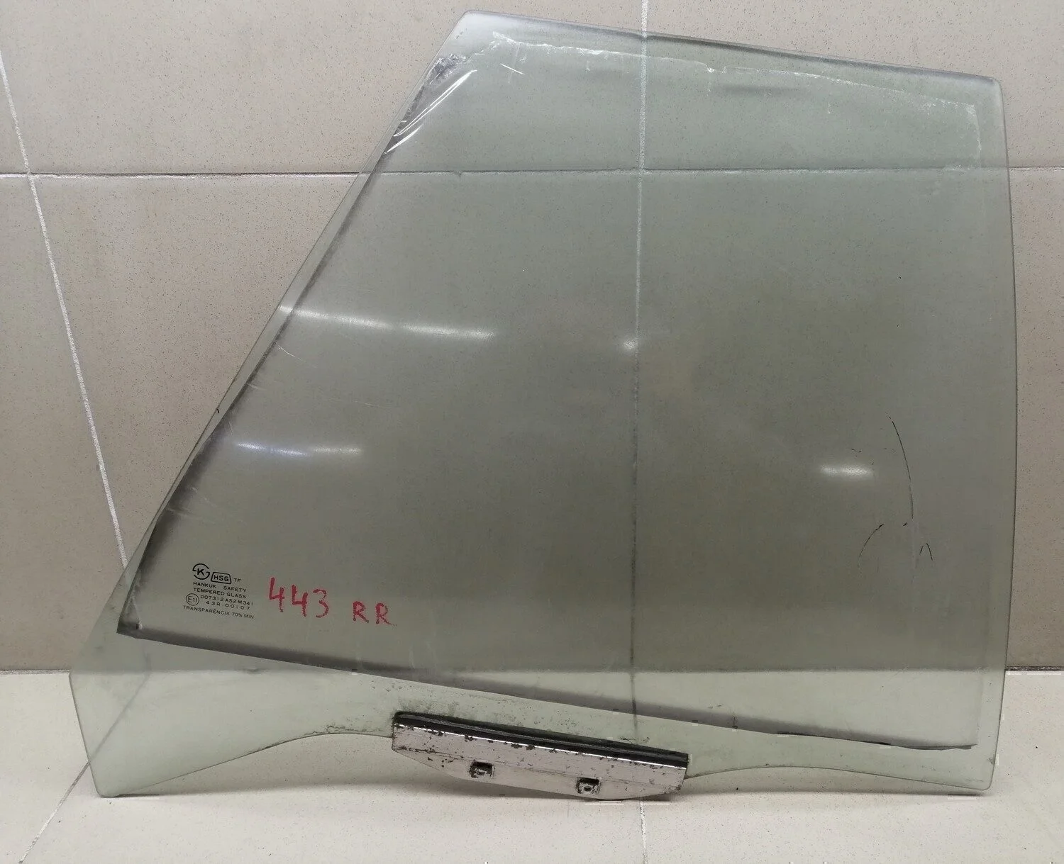 Стекло двери задней правой Espero 1991-1999