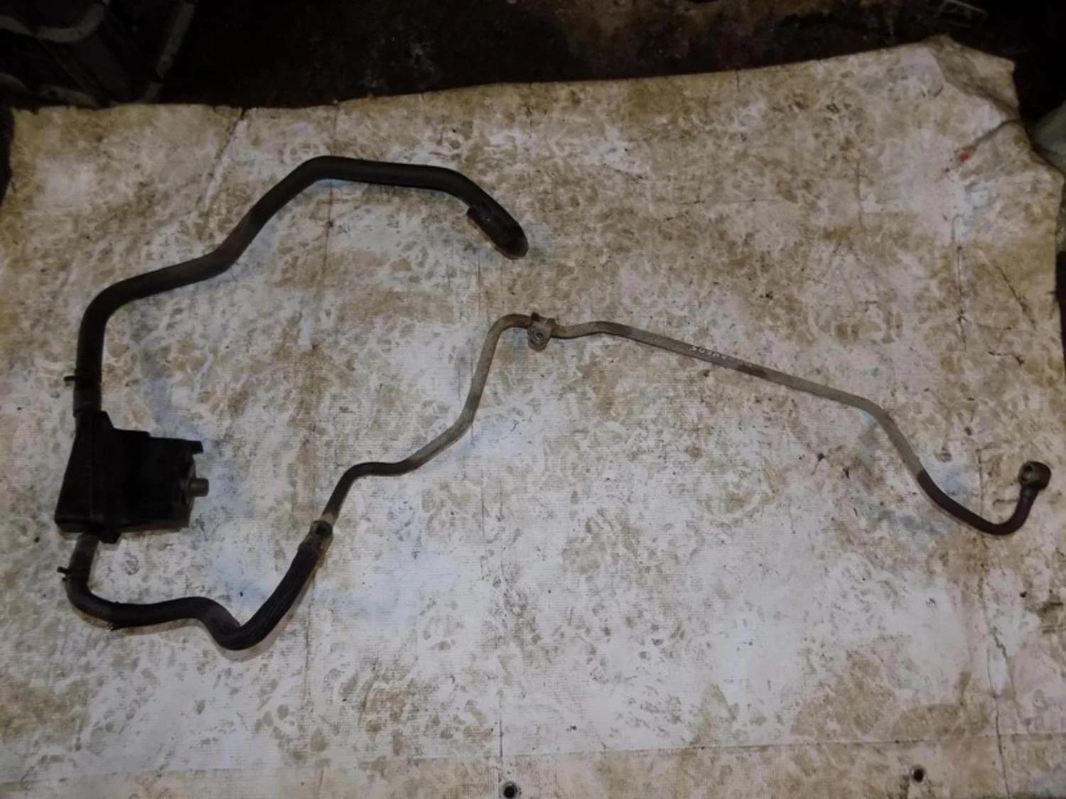 Трубка гидроусилителя A3 (8L1) 1996-2003