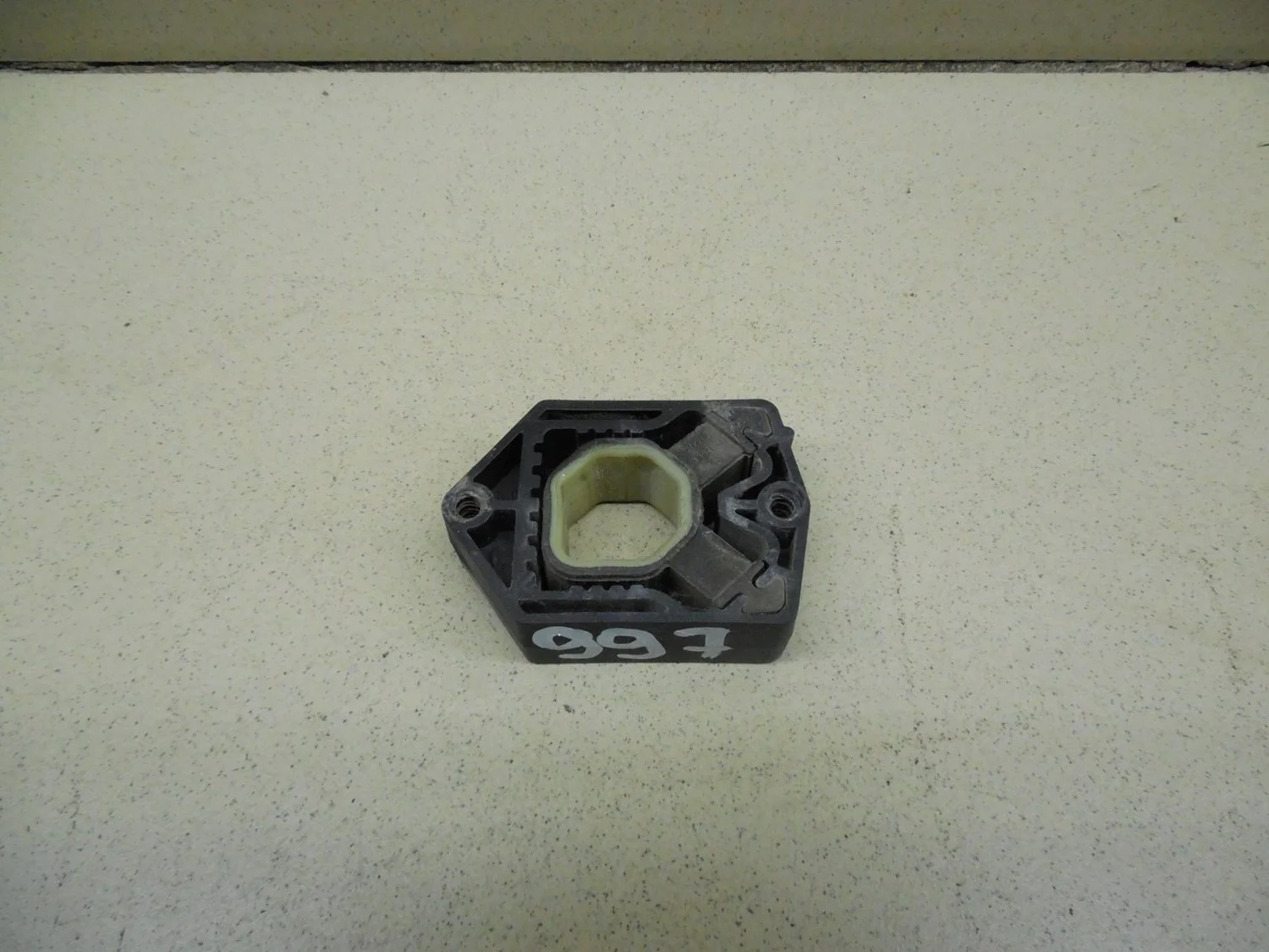 Кронштейн радиатора Passat [B6] 2005-2010