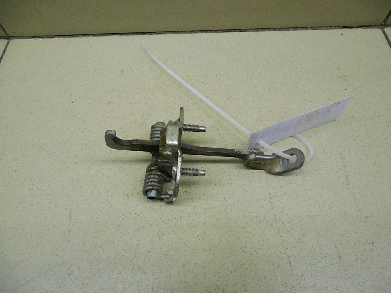 Ограничитель двери Duster 2012>