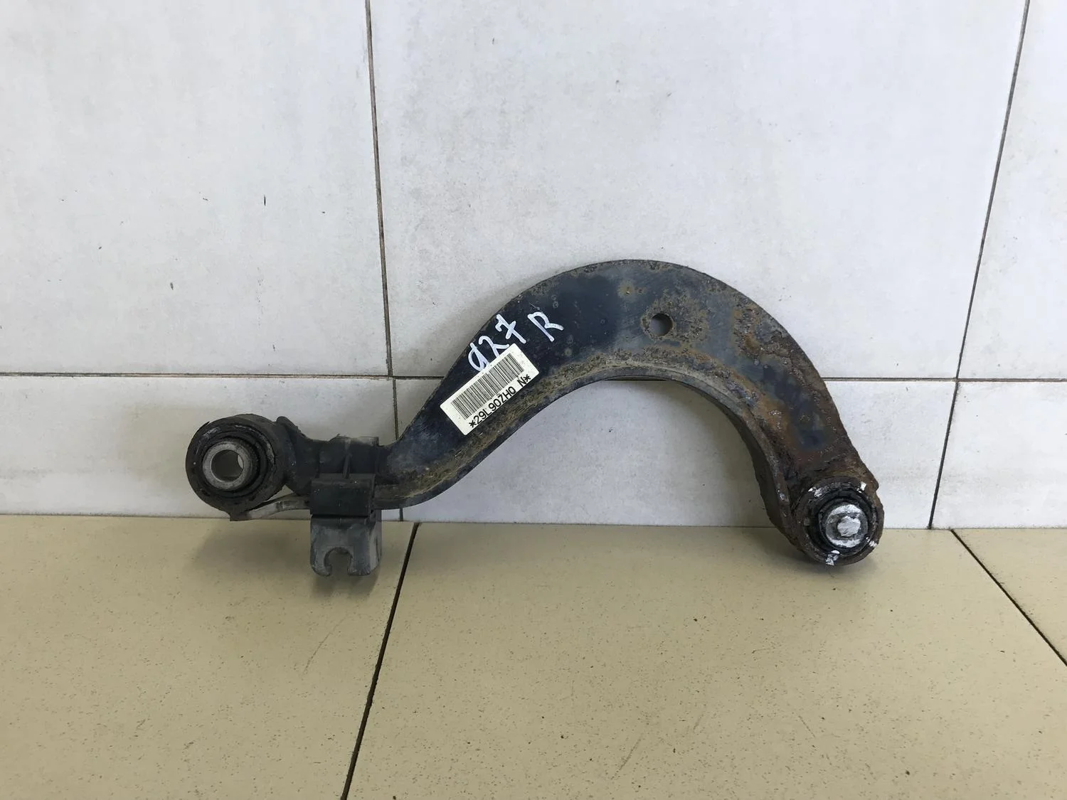 Рычаг задний верхний Tiguan 2007-2011