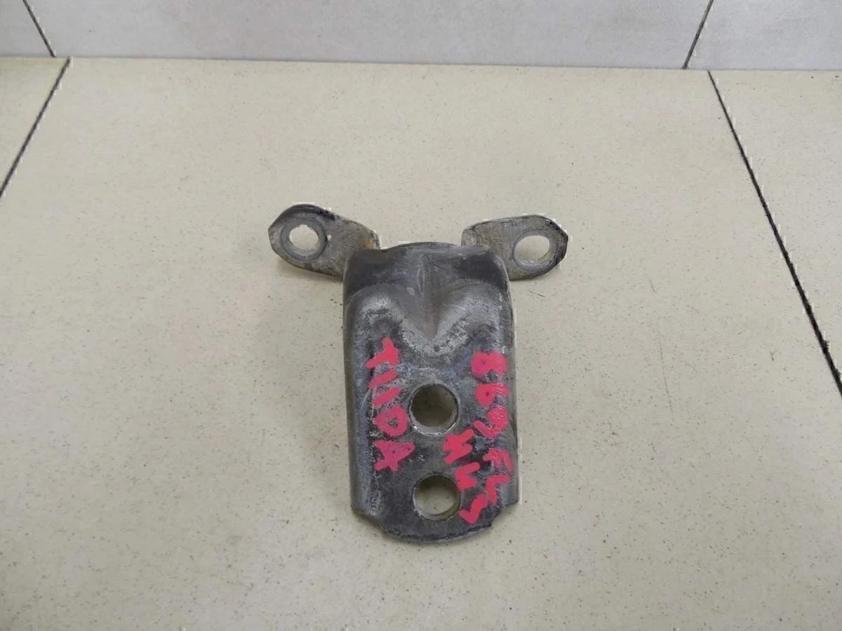 Петля двери передней Almera (G15) 2013&gt;