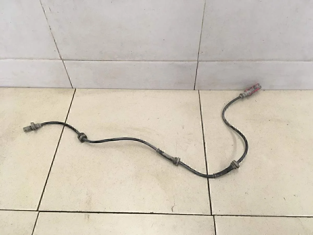 Датчик ABS задний левый Tiida (C11) 2007-2014