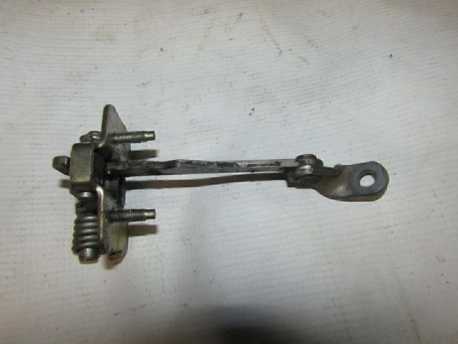 Ограничитель двери Duster 2012>