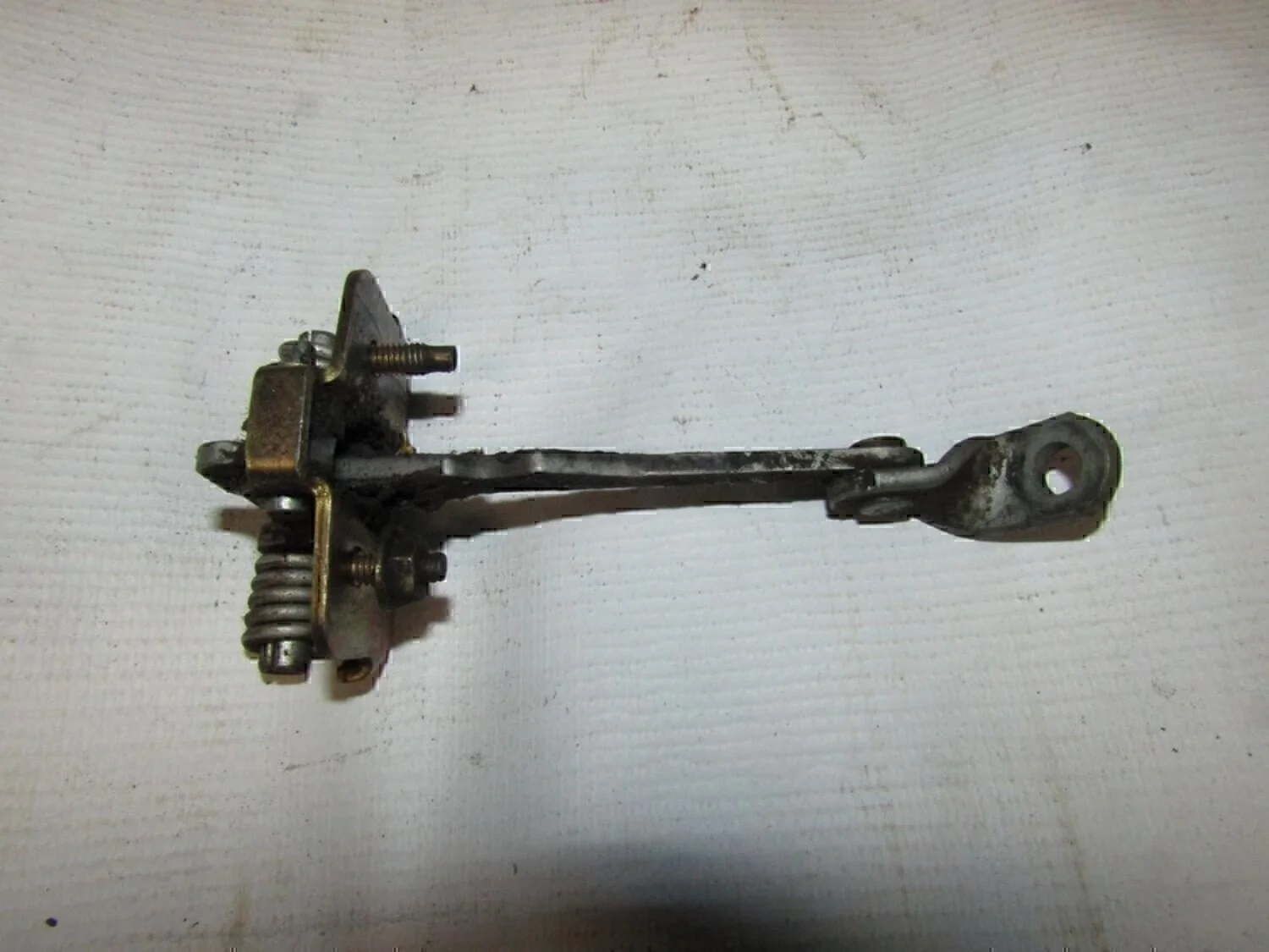 Ограничитель двери Duster 2012>