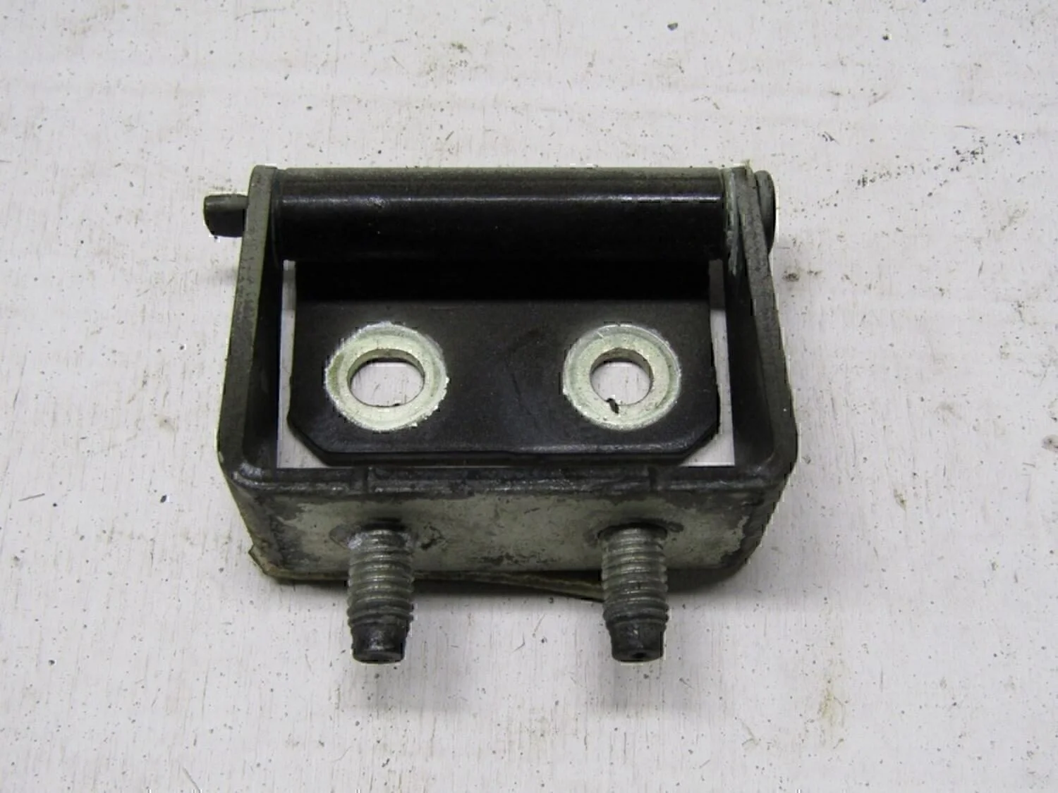 Петля двери багажника Primera P12E 2002-2007