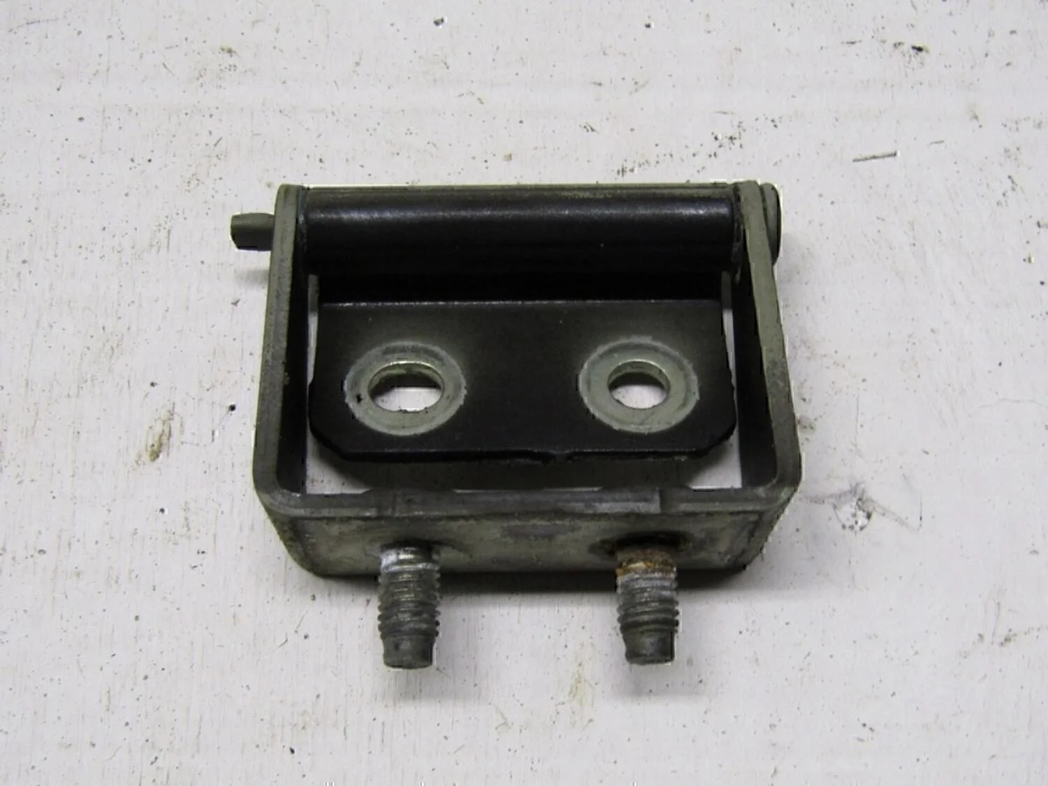 Петля двери багажника Primera P12E 2002-2007