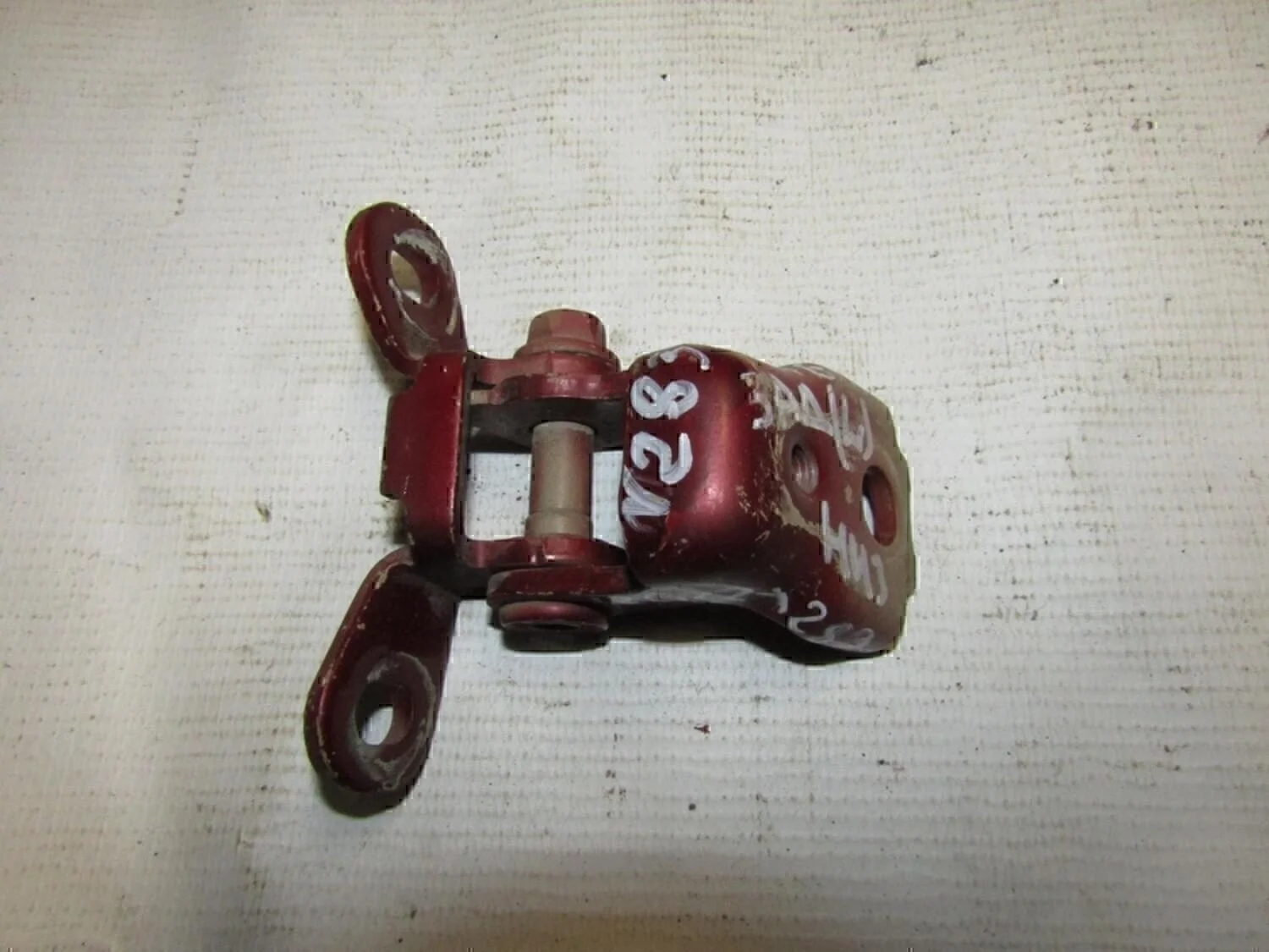 Петля двери Fabia 2007-2015