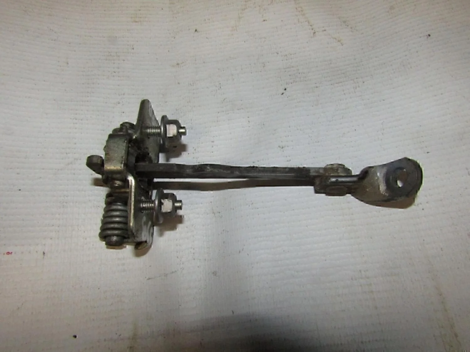 Ограничитель двери Duster 2012>