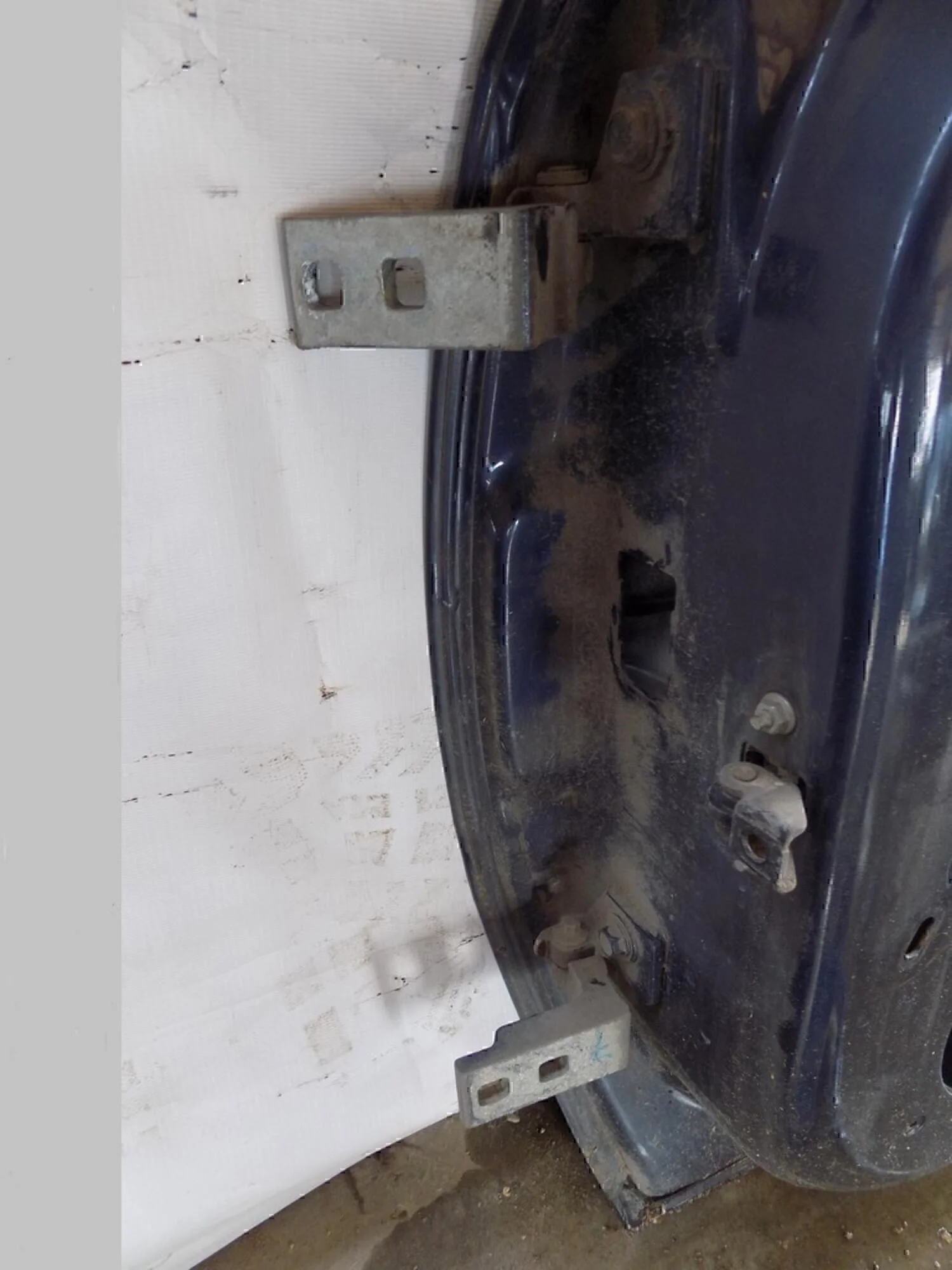 Петля двери передней правой нижняя Corsa D 2006-2015