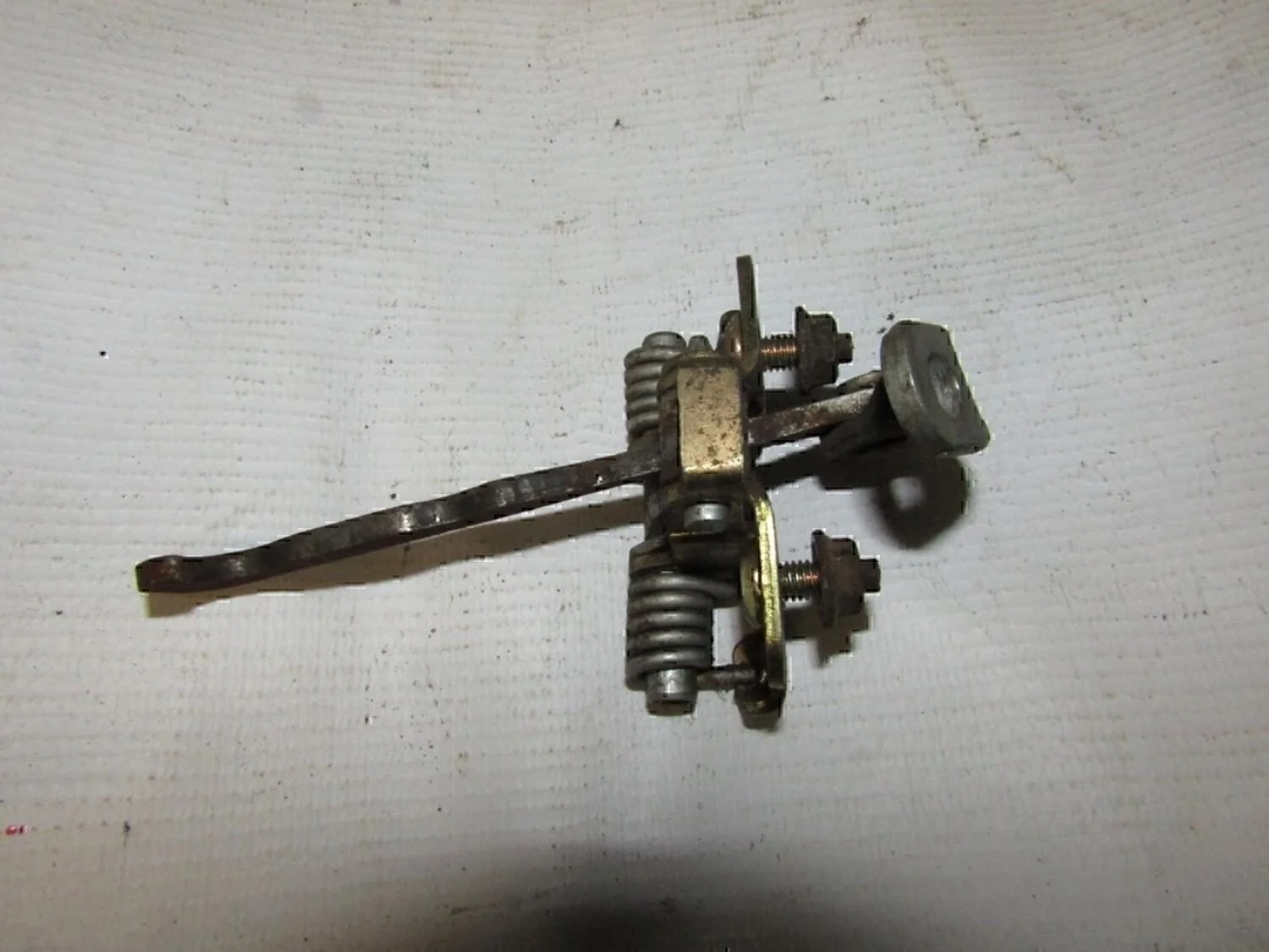 Ограничитель двери Duster 2012>