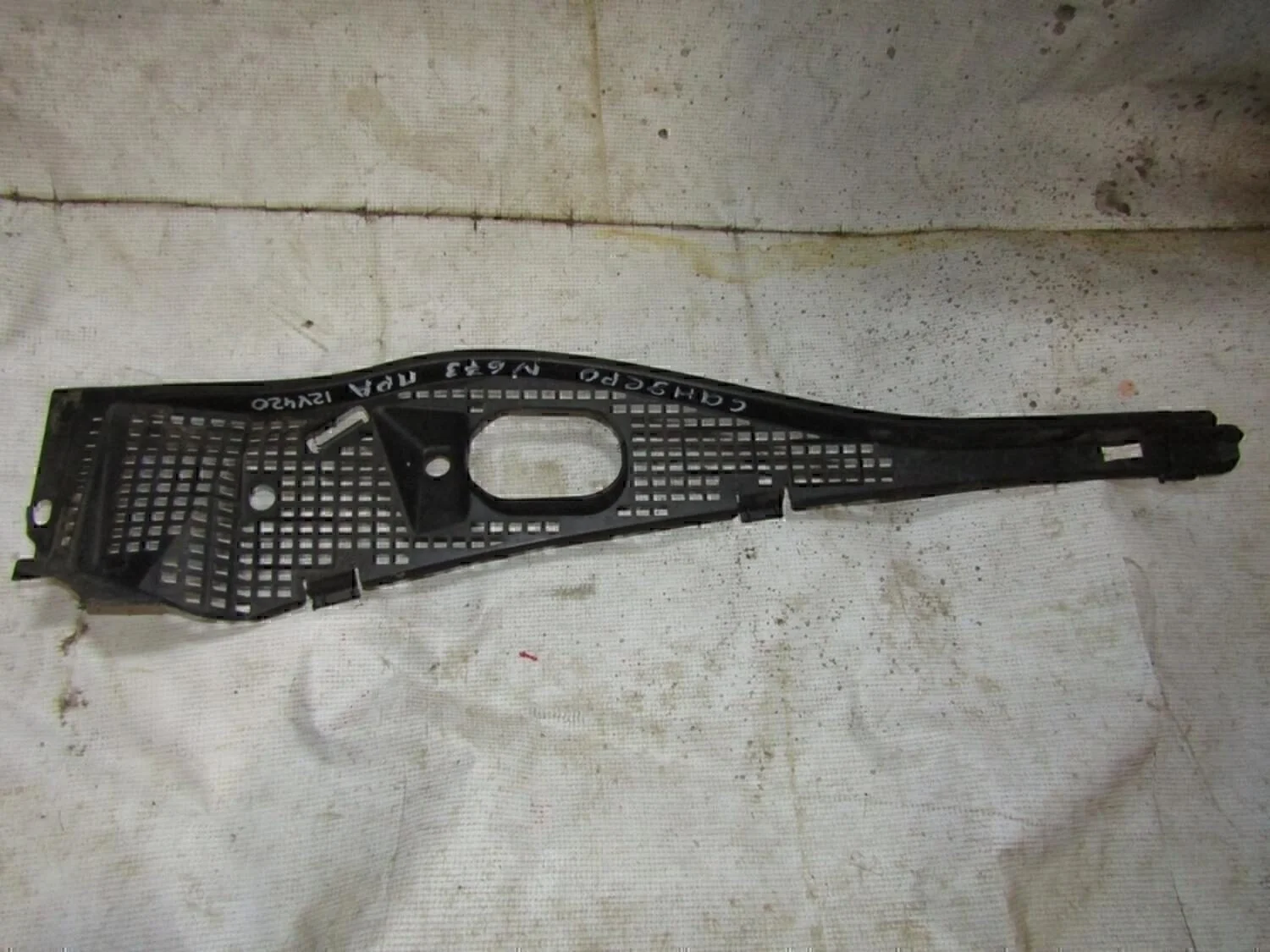 Решетка стеклооч. (планка под лобовое стекло) Duster 2012>