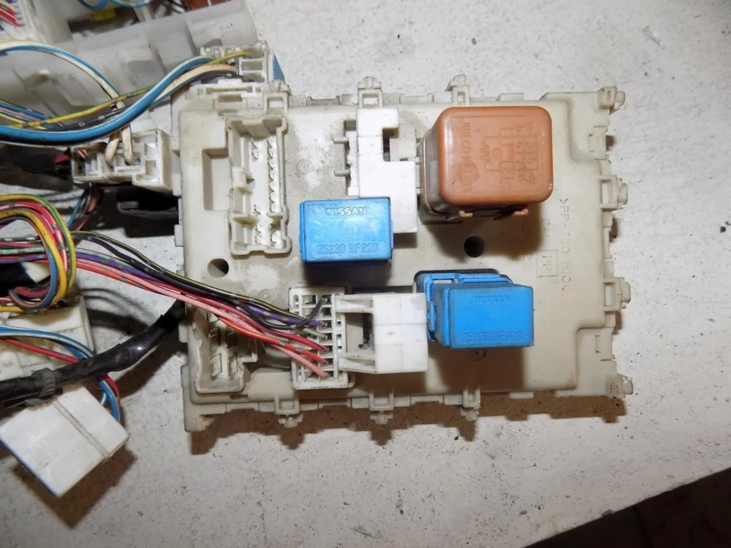 Блок предохранителей Almera N16 2000-2006