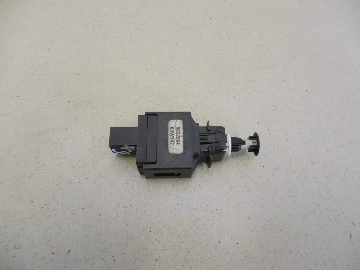 Датчик включения стопсигнала Outlander (CU) 2003-2009