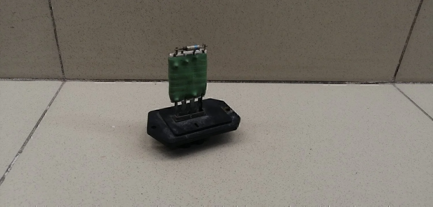 Резистор отопителя Avensis II 2003-2008