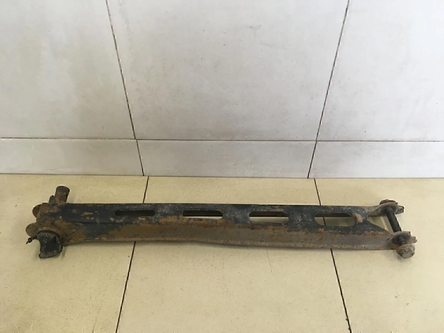 Рычаг задний поперечный Vectra B 1995-1999