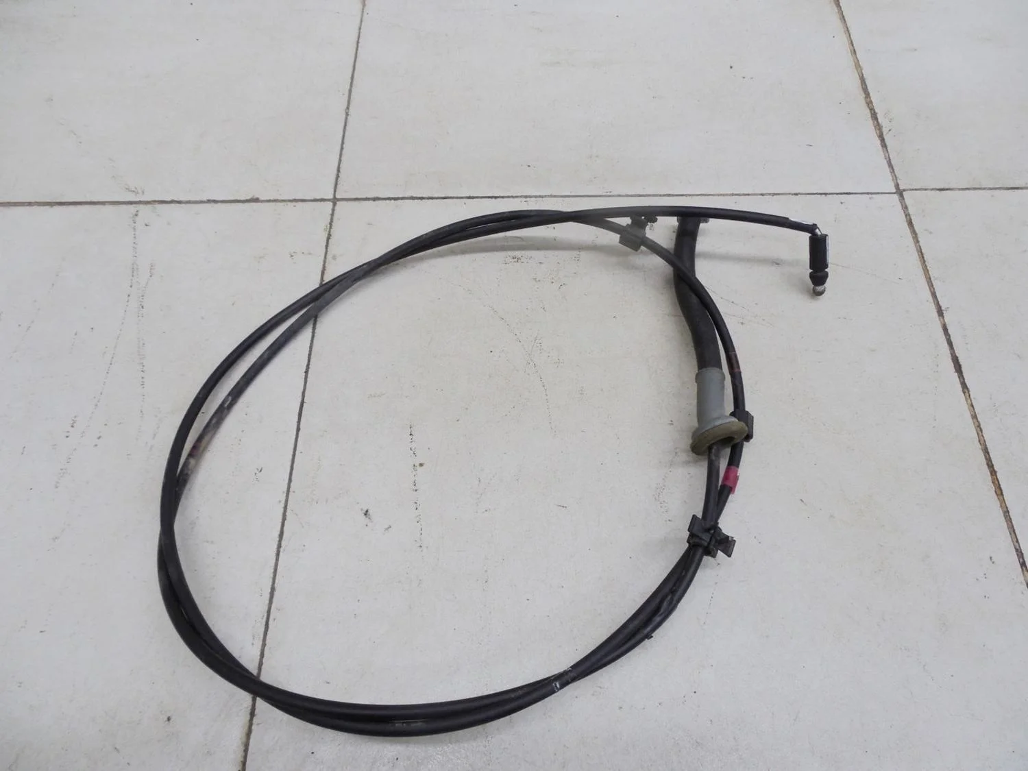 Трос открывания капота Solaris 2010-2017