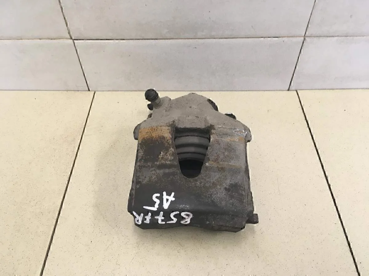 Суппорт передний правый A3 (8L1) 1996-2003