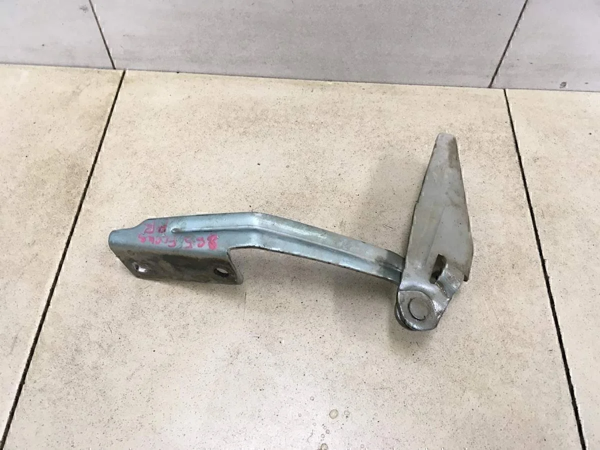 Петля капота правая Focus I 1998-2004