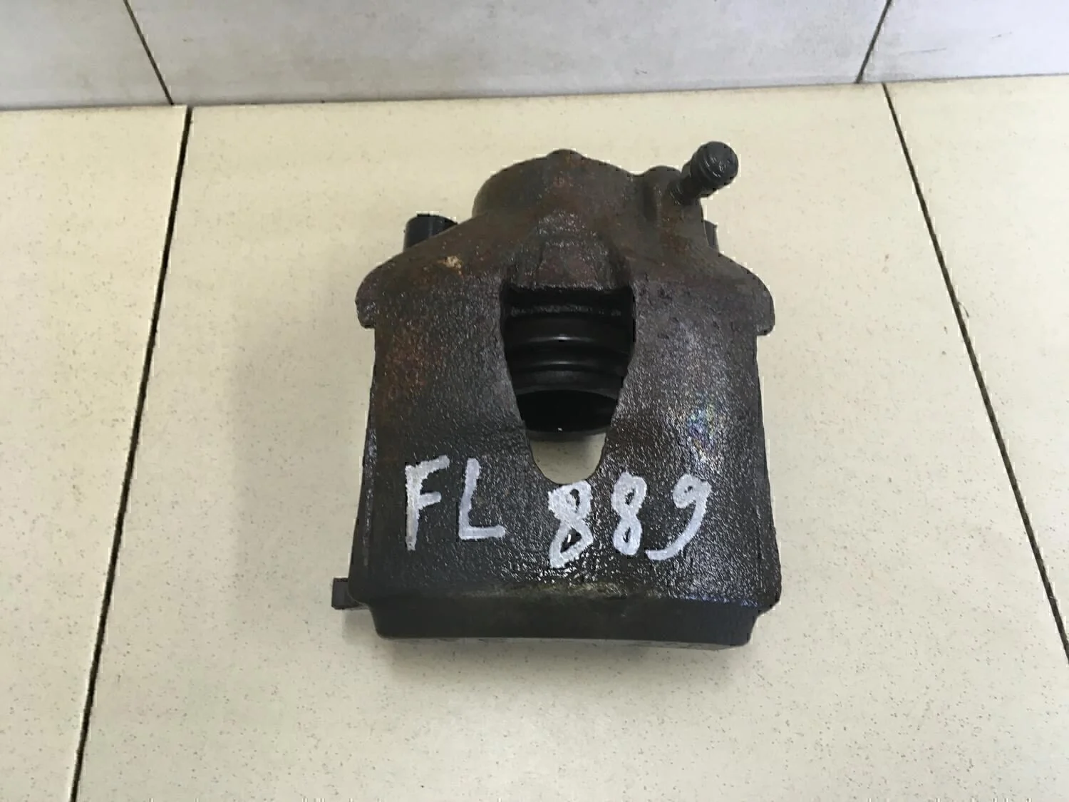 Суппорт передний левый A3 (8L1) 1996-2003