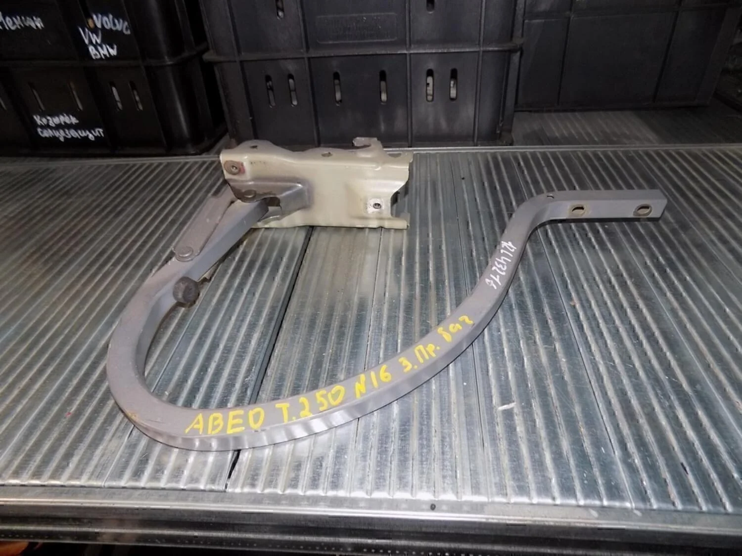 Петля крышки багажника Aveo (T250) 2005-2011