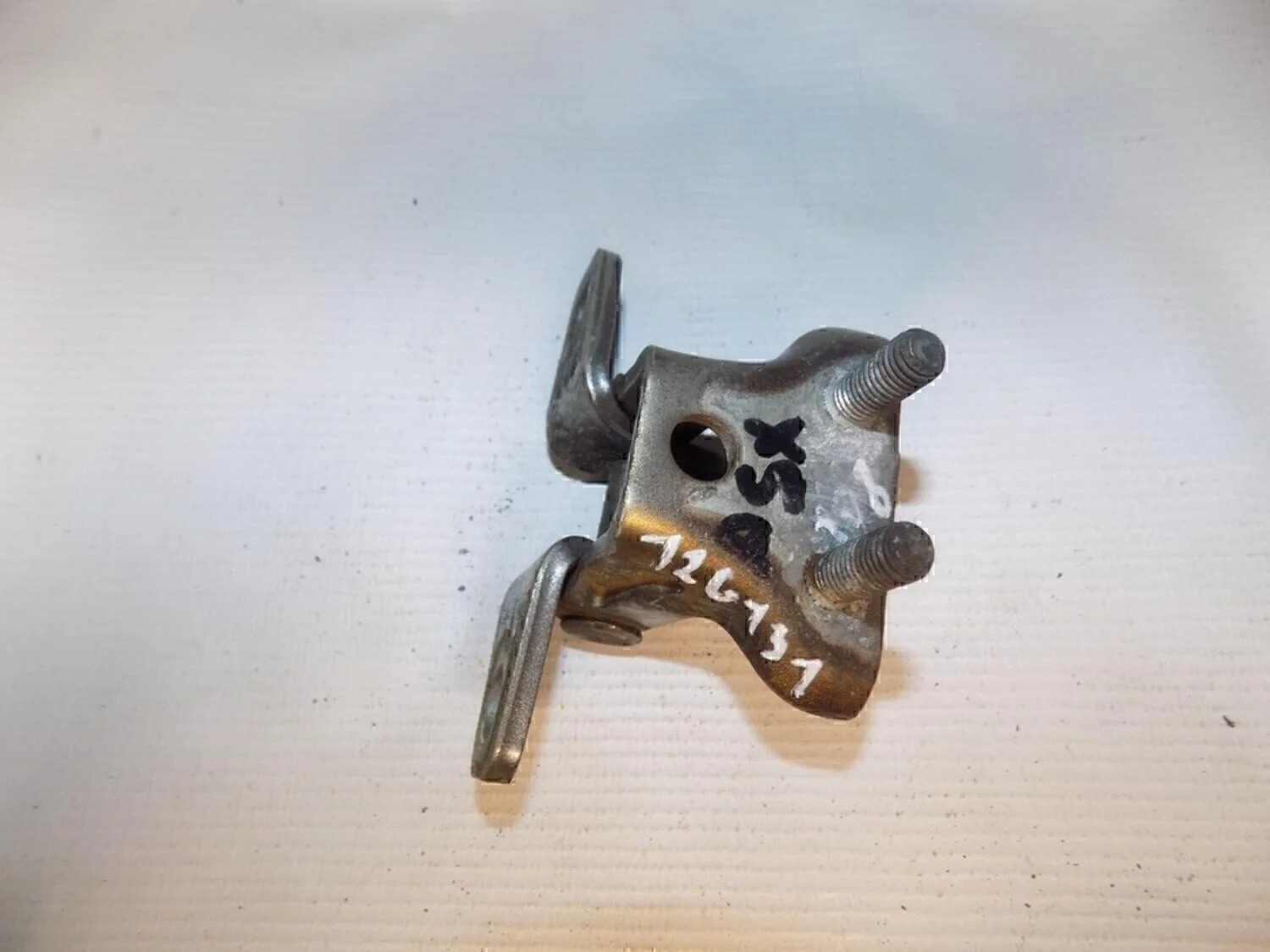 Петля двери задней правой верхняя ASX 2010-2016