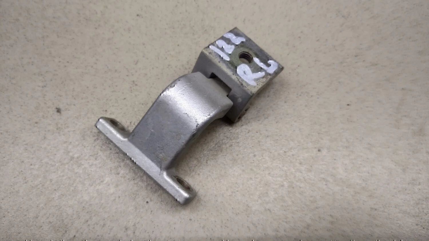 Петля двери багажника Octavia (A4 1U-) 2000-2011