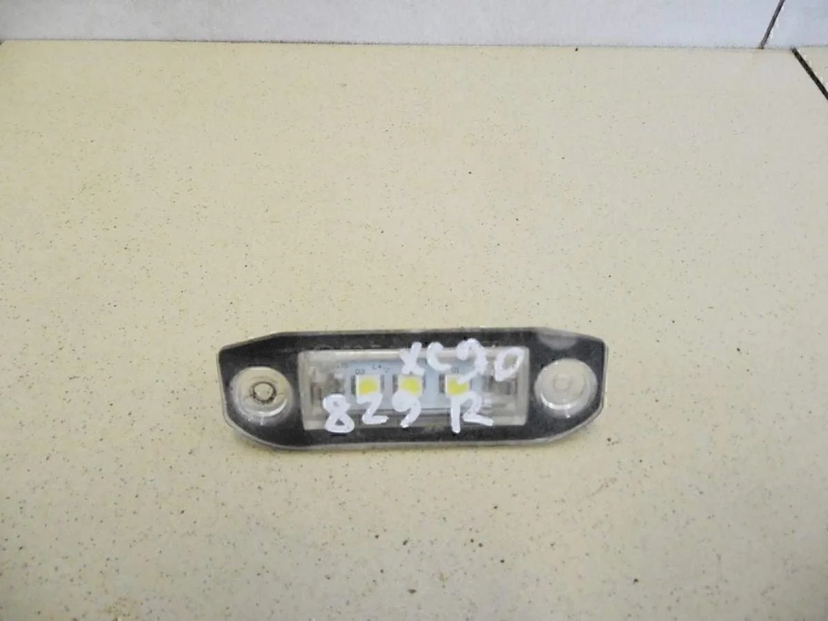 Фонарь подсветки номера S60 2010>