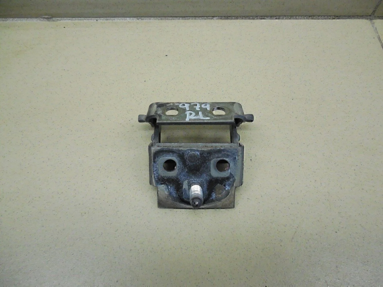 Петля двери багажника Fusion 2002-2012