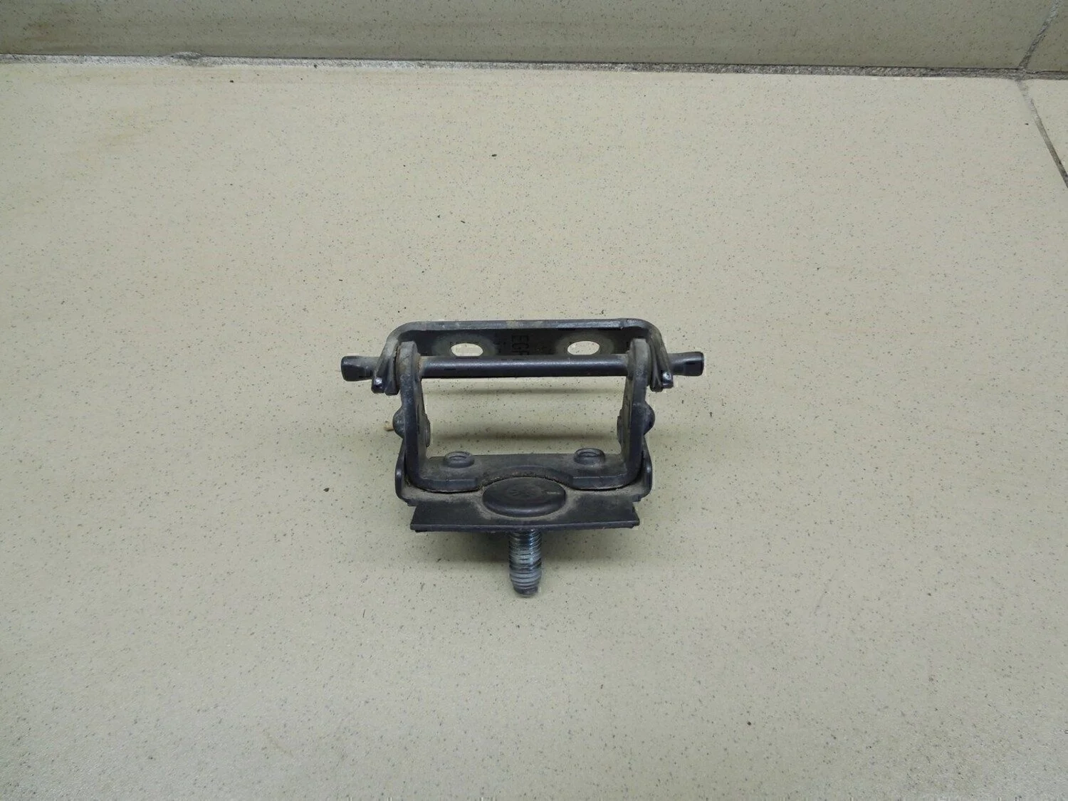 Петля двери багажника Fusion 2002-2012