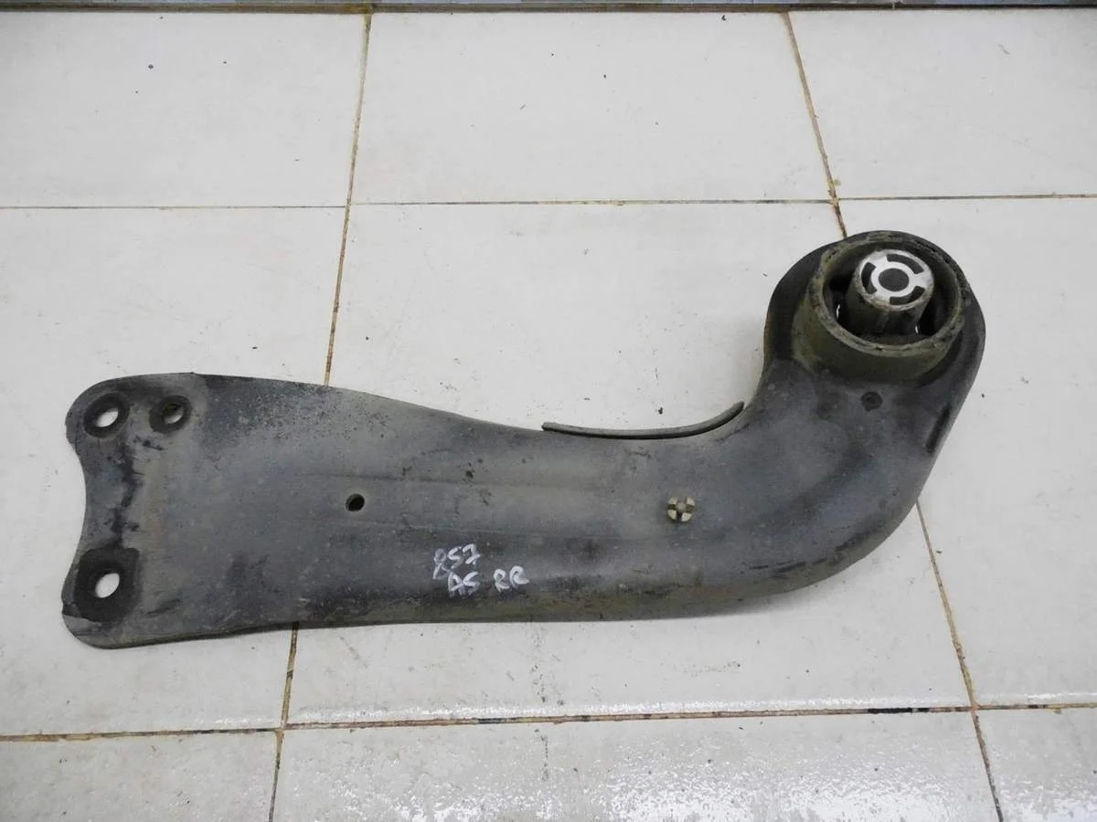 Рычаг задний продольный правый Tiguan 2007-2011