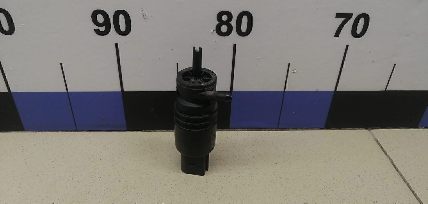 Насос омывателя 1-серия E82/E88 2006>