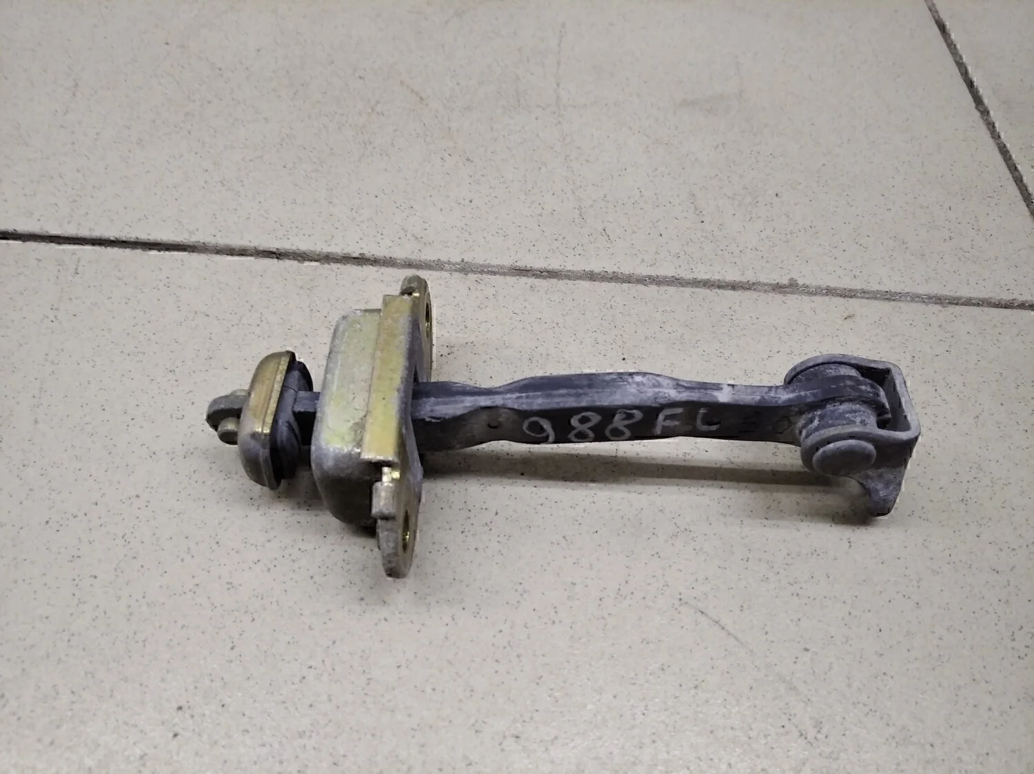 Ограничитель двери Almera N16 2000-2006