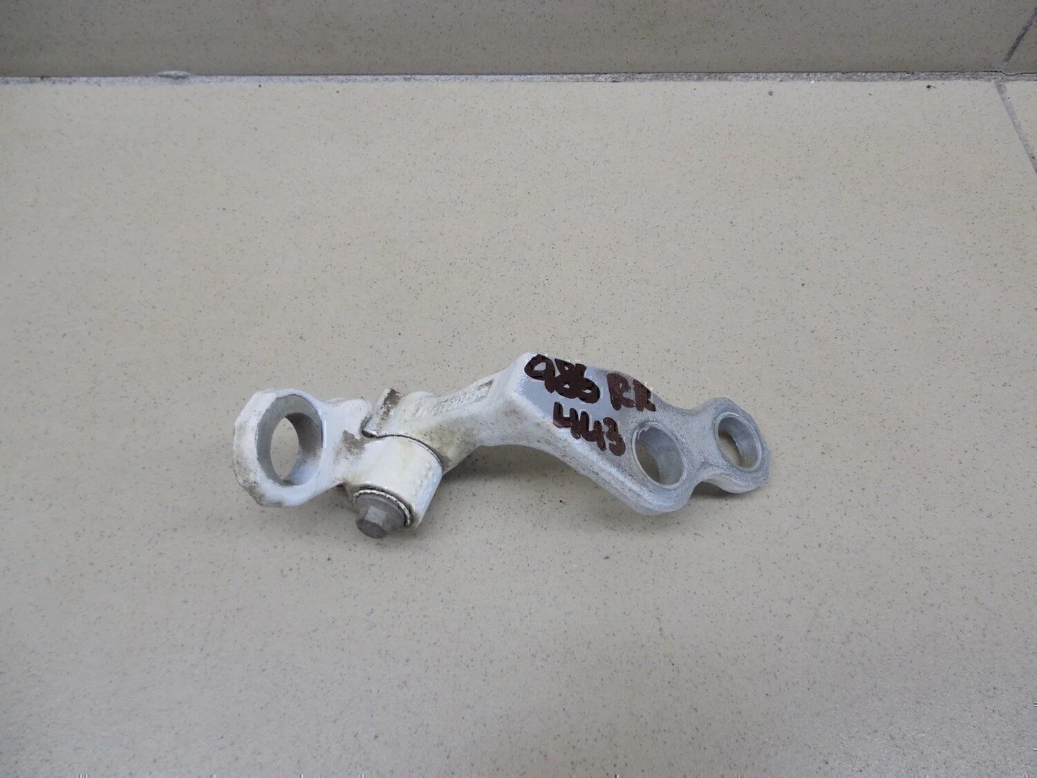 Петля двери задней правой нижняя Focus II 2005-2008